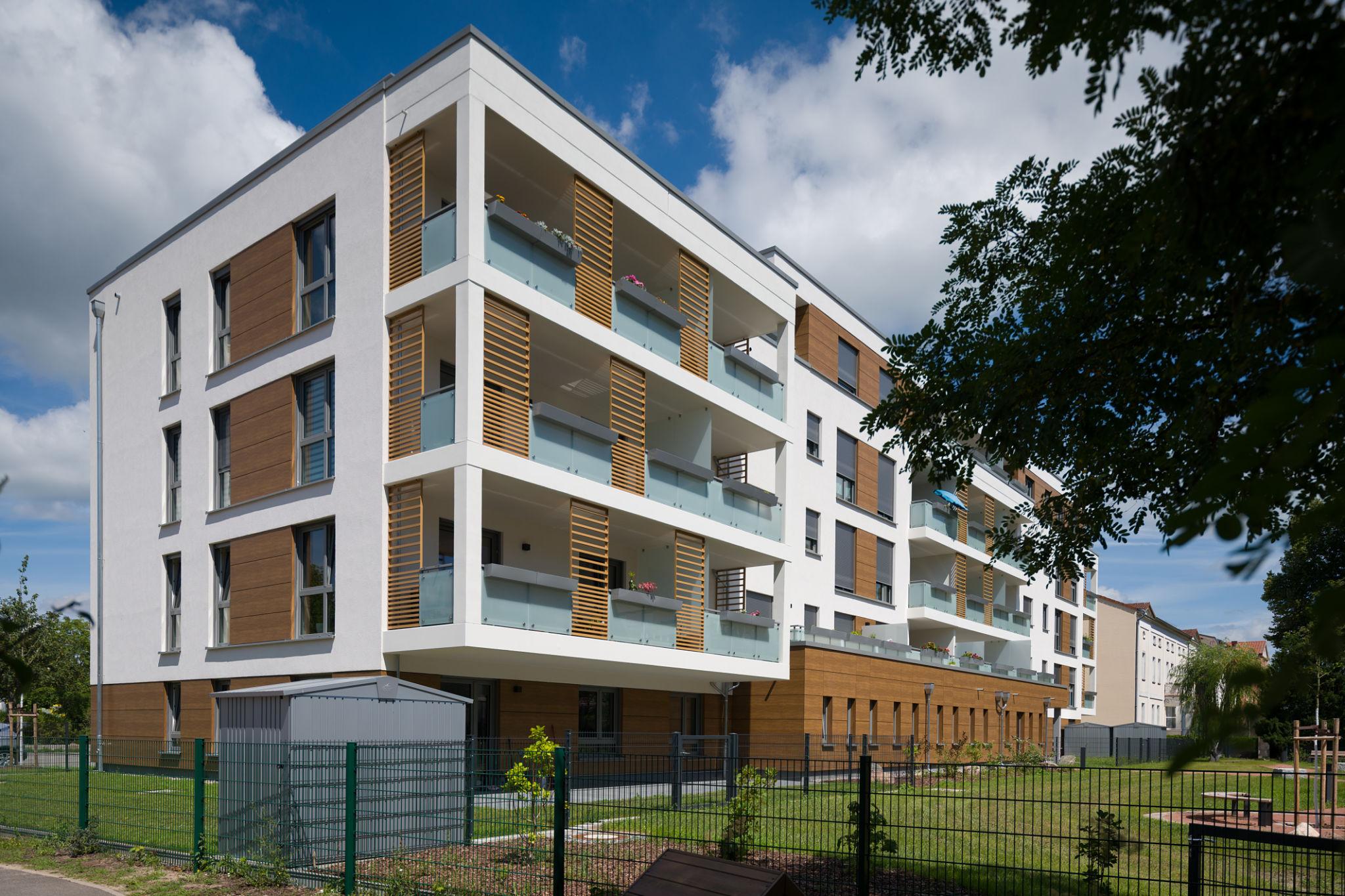 RESIDENTIAL & COMMERCIAL PROPERTY