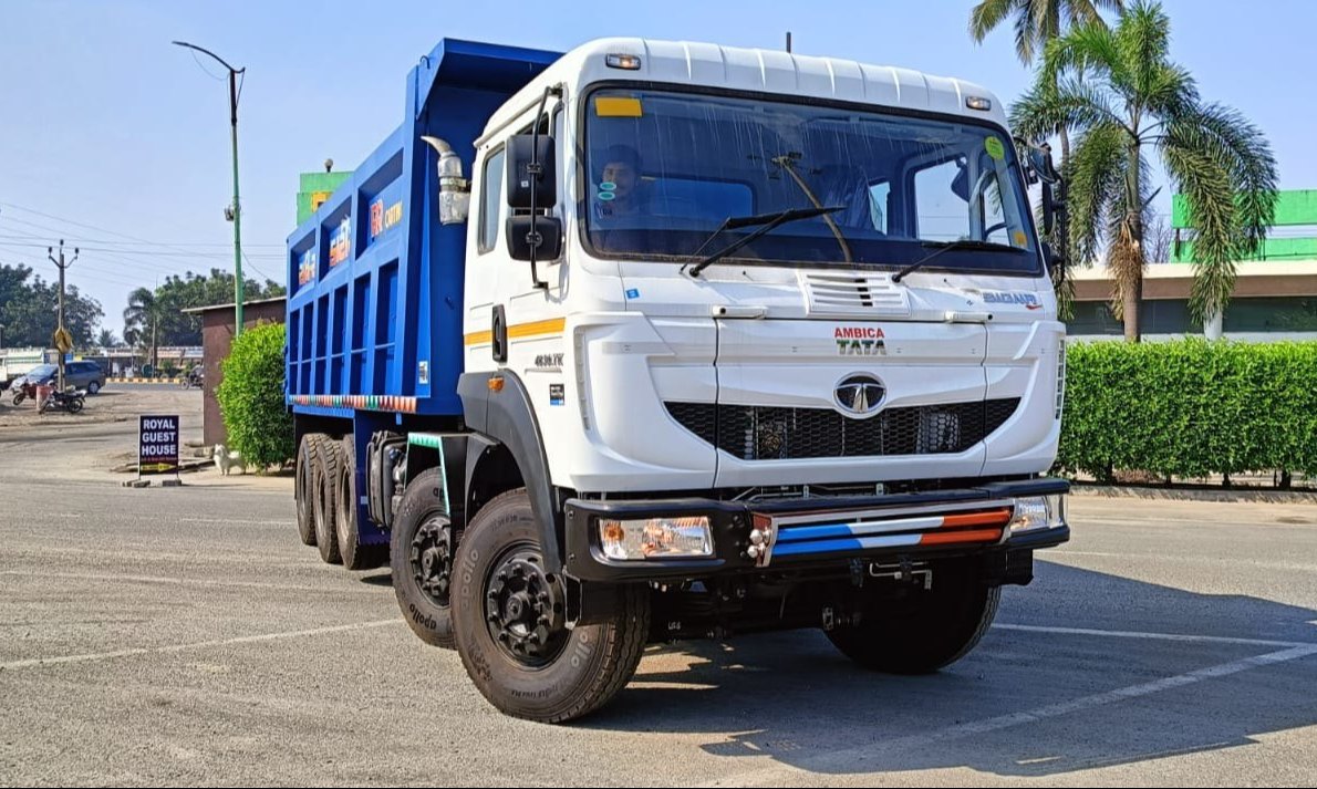 Dump Truck rental in Commercial Vehicles category