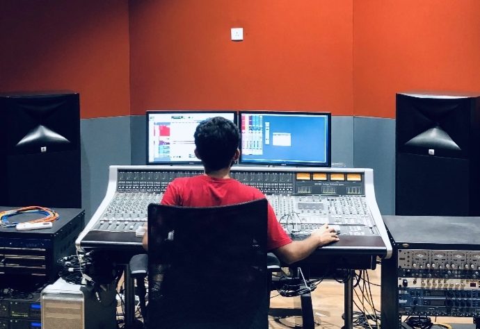 Sound engineer rental in IT and digital services category